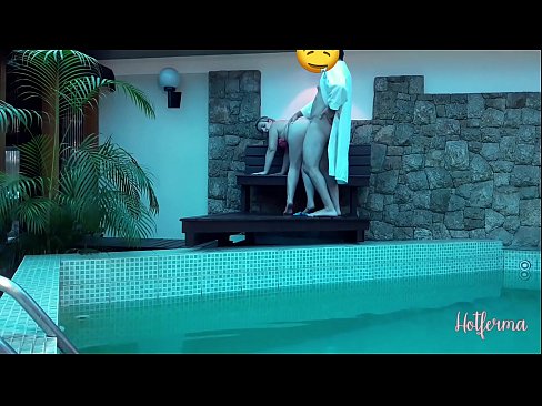 ❤️ Chefe convida criada para a piscina, mas não conseguiu resistir a um ❌ Porno em nós ☑