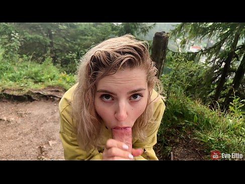 ❤️ Rapariga engole o esperma depois de um broche público - Eva Elfi ❌ Porno em nós ☑